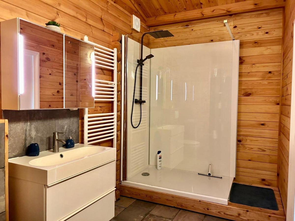 Vijfhuizen Buddha Style Family House & Jacuzzi & Sauna Near Amsterdam מראה חיצוני תמונה