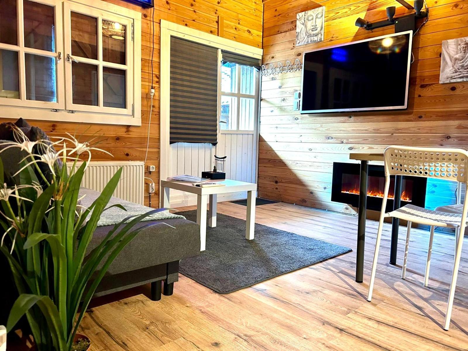 Vijfhuizen Buddha Style Family House & Jacuzzi & Sauna Near Amsterdam מראה חיצוני תמונה