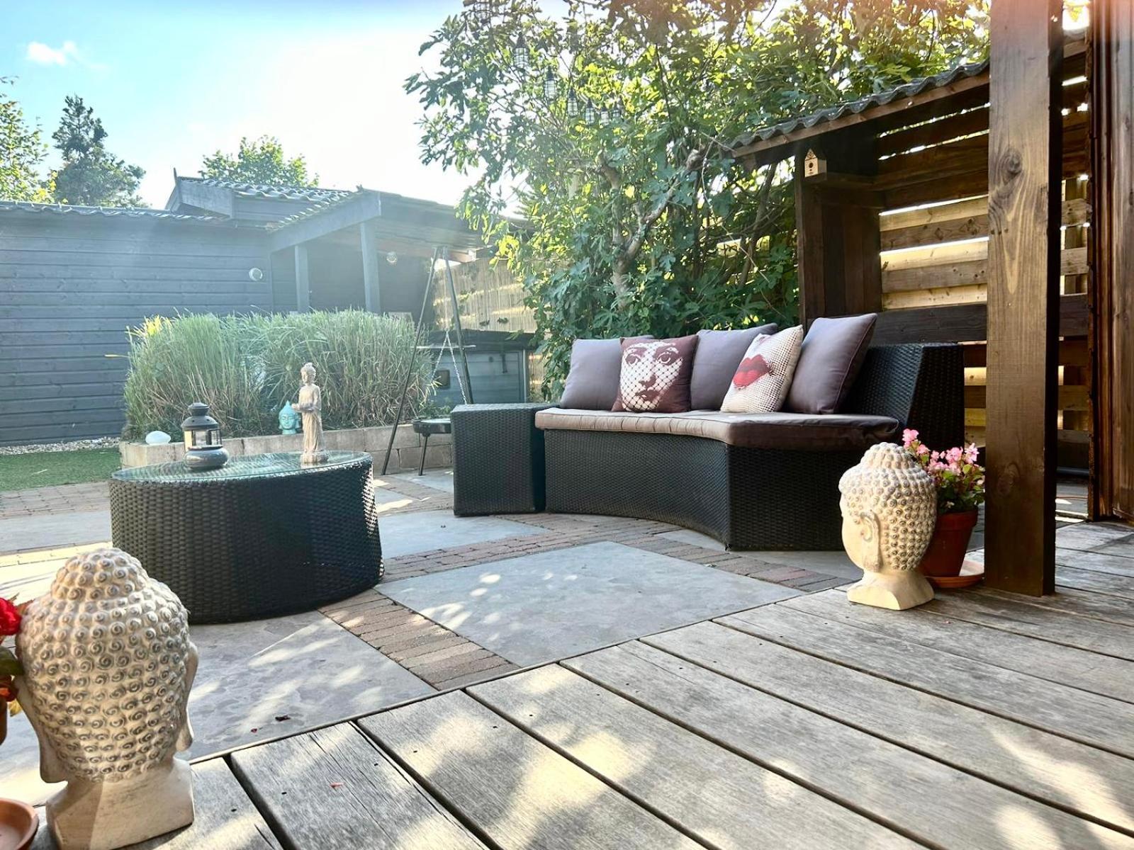 Vijfhuizen Buddha Style Family House & Jacuzzi & Sauna Near Amsterdam מראה חיצוני תמונה