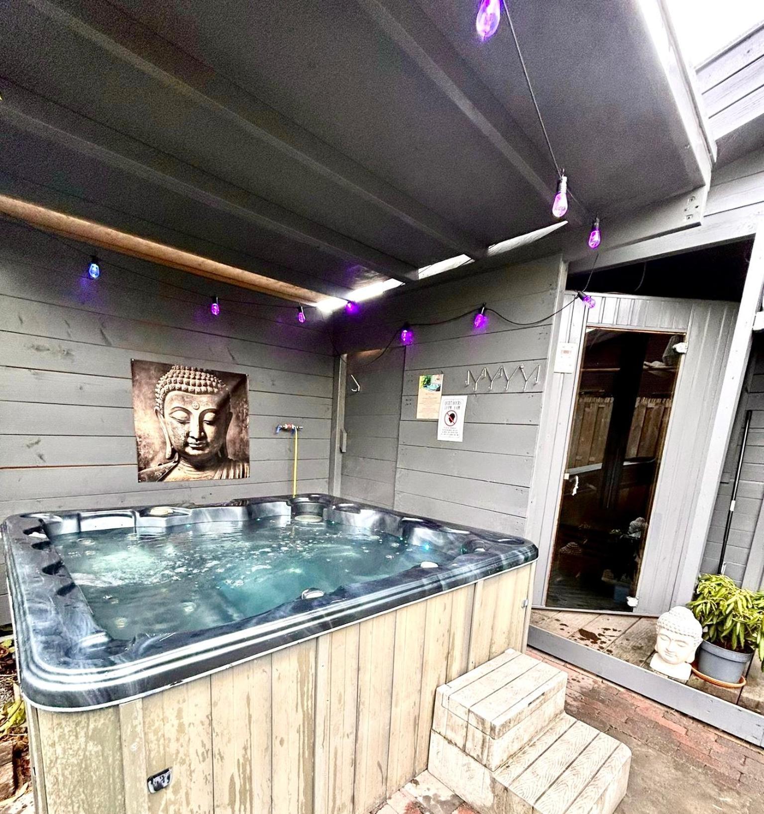 Vijfhuizen Buddha Style Family House & Jacuzzi & Sauna Near Amsterdam מראה חיצוני תמונה