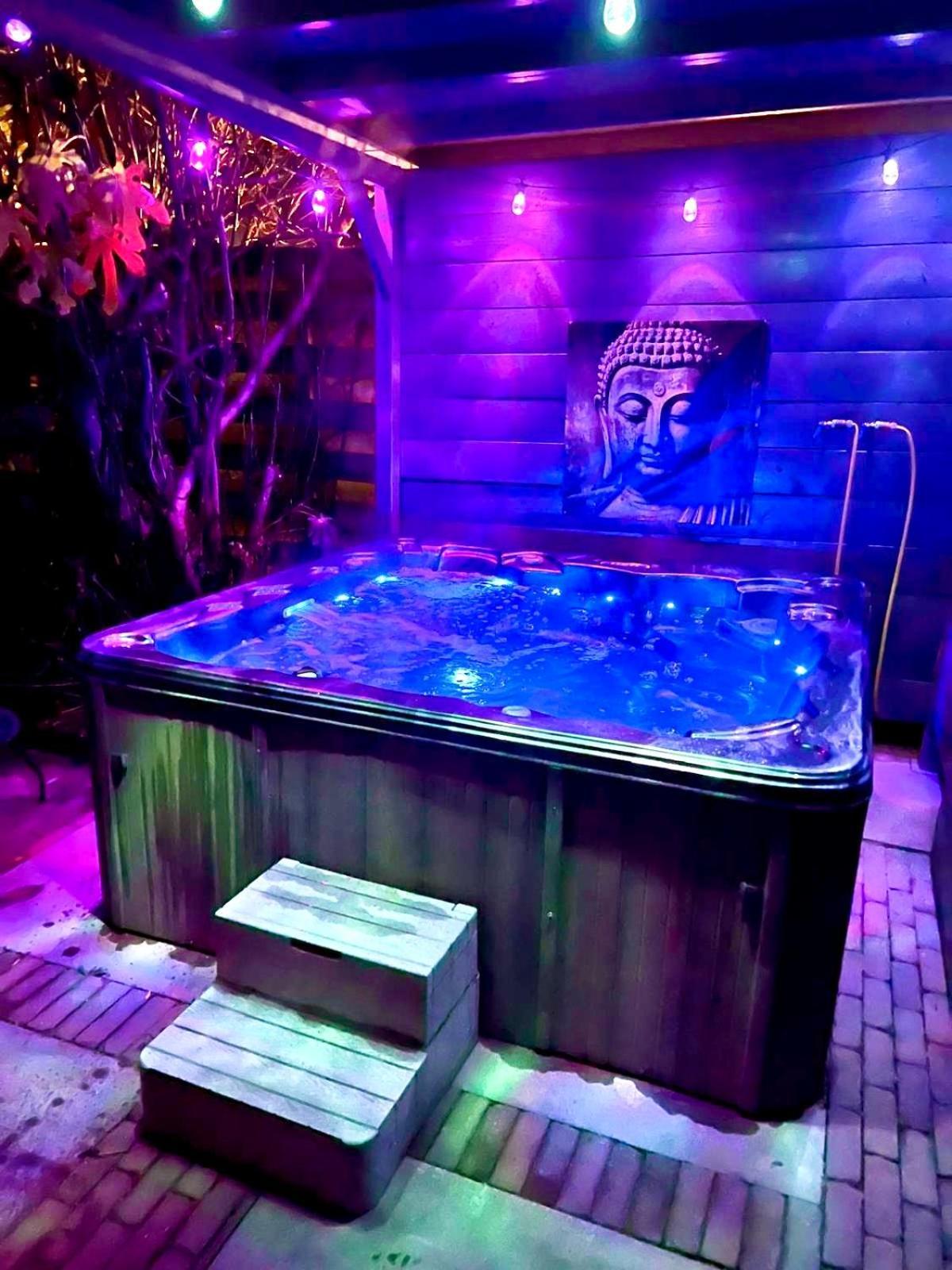 Vijfhuizen Buddha Style Family House & Jacuzzi & Sauna Near Amsterdam מראה חיצוני תמונה