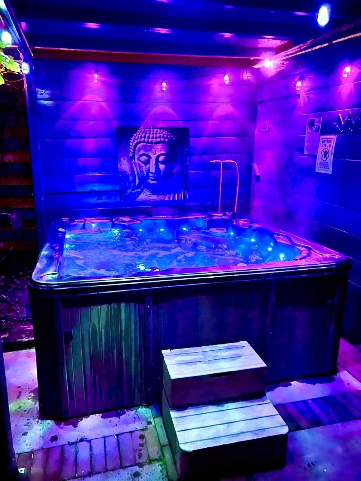 Vijfhuizen Buddha Style Family House & Jacuzzi & Sauna Near Amsterdam מראה חיצוני תמונה