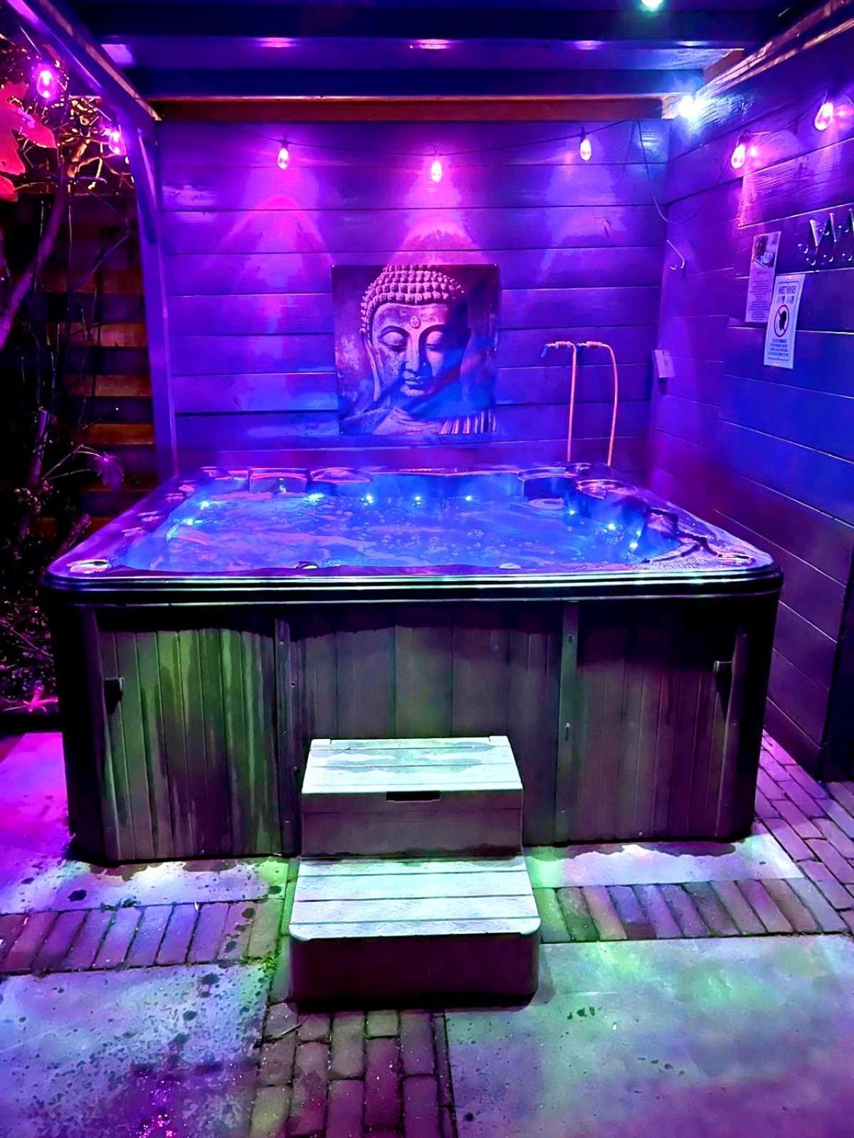 Vijfhuizen Buddha Style Family House & Jacuzzi & Sauna Near Amsterdam מראה חיצוני תמונה
